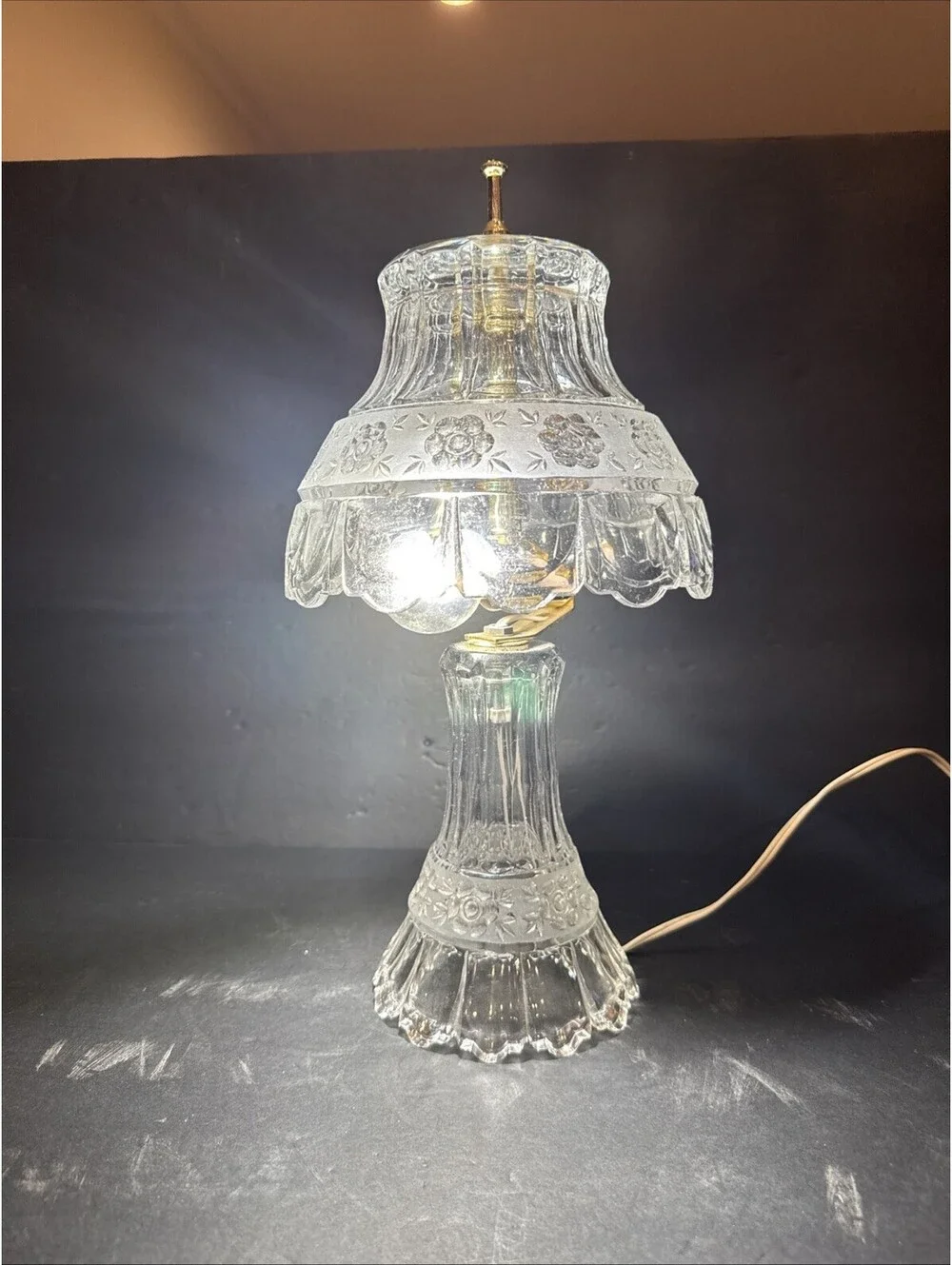 Vintage Crystal Clear Cut Glass Boudoir Table Lamp Flowers  14